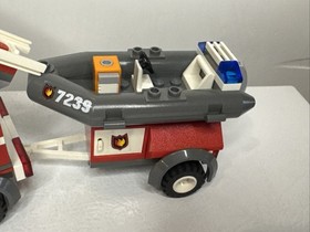 LEGO City 7239 Fire Truck 99% Complete Missing 1 Minifigure Head