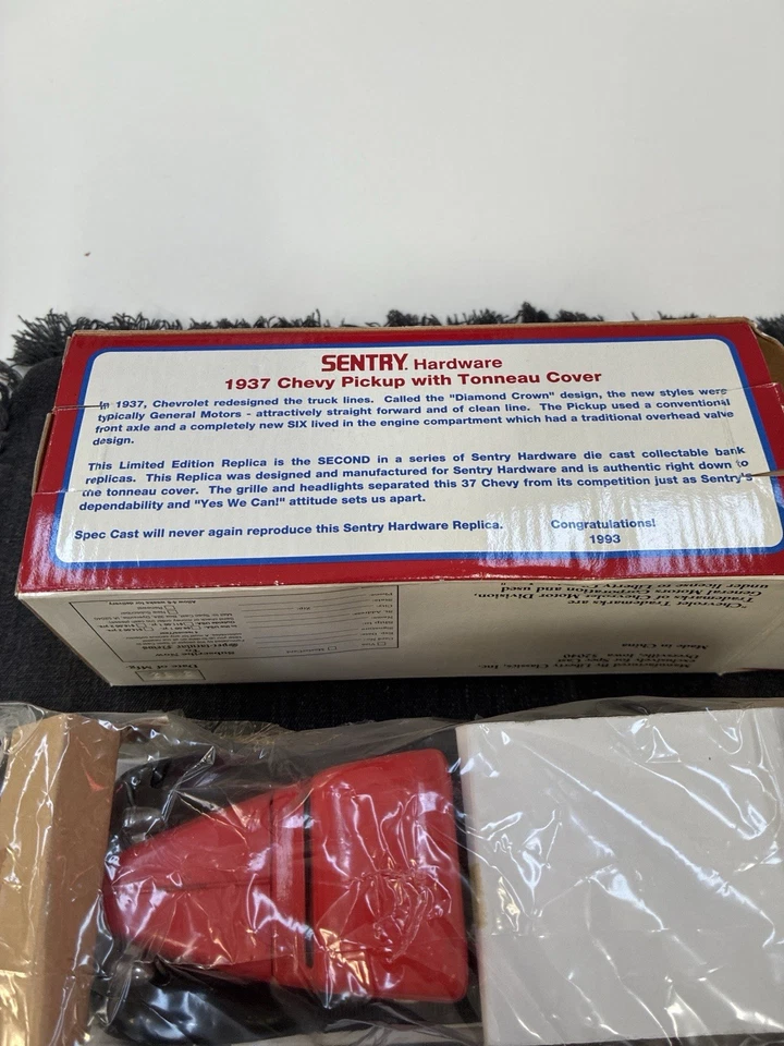1937 SENTRY Hardware Chevy Pick-Up Truck Bank w/ Tonneau Cover-SpecCast 1995 NIB - Image 3 of 4