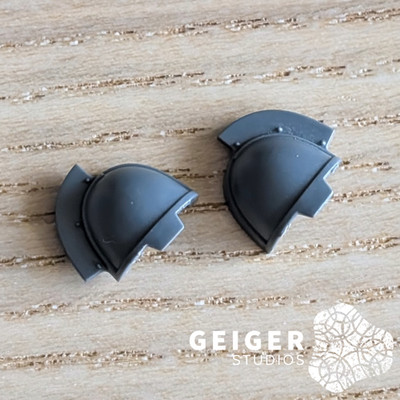 Warhammer 40K Space Marines Bits | Aggressor | Gravis Armor Studed Shoulder Pads
