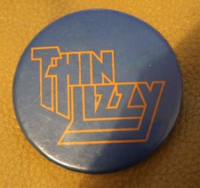 THIN LIZZY VINTAGE ORIGINAL PIN BADGE - POST IN JIFFY BAG