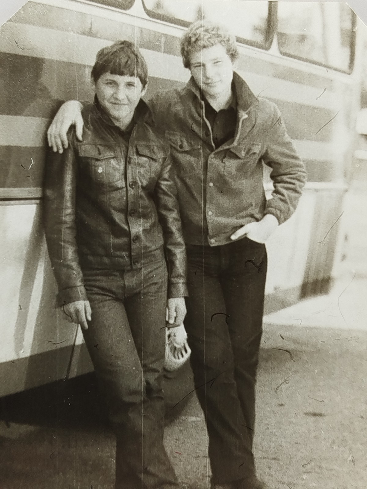 Vintage Photo - Affectionate, Handsome Young Guys - Gay Interest #114