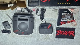 ATARI JAGUAR 64-BIT CONSOLE [CIB]