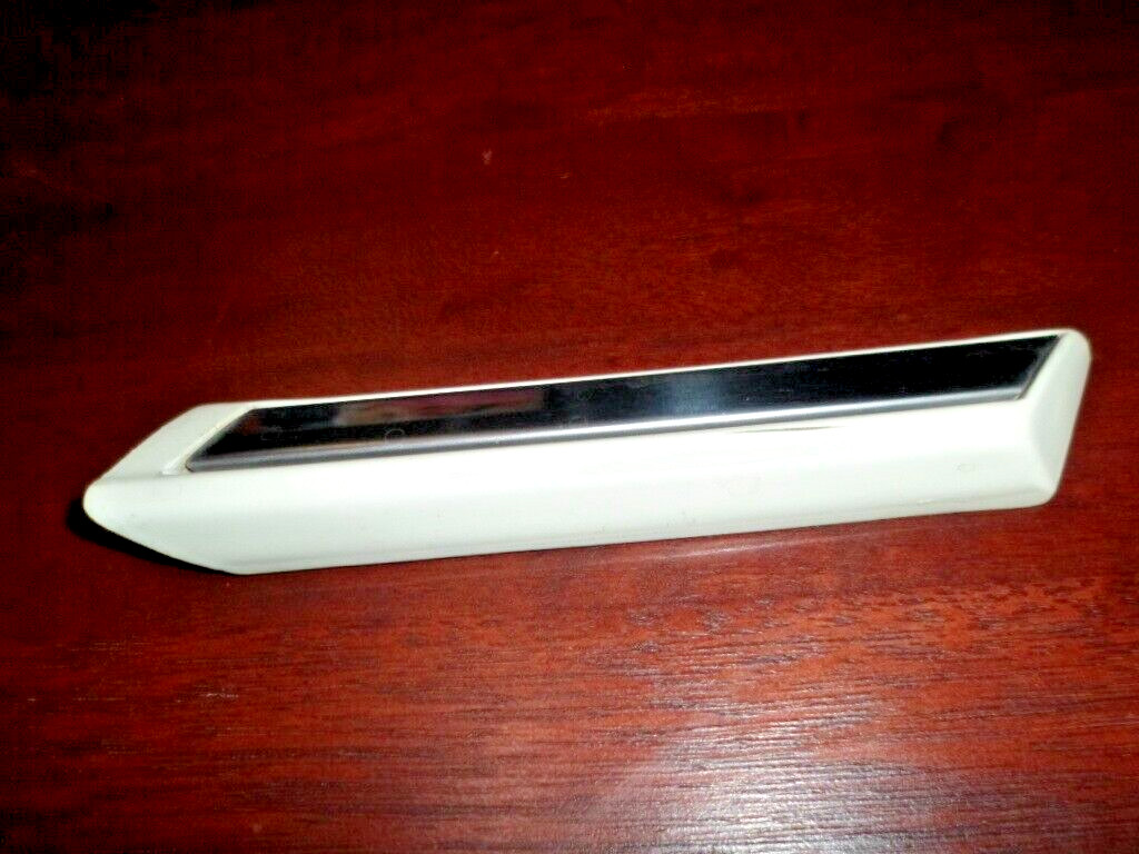1989 1990 1991 Chrysler TC Maserati - Fender Belt Molding Right Passenger Side
