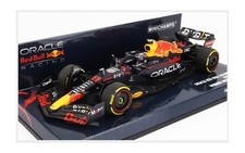 Minichamps 417220711 Red Bull - F1 RB18 Team Oracle Red Bull Racing N 11 Winner