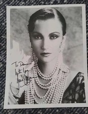 JANE SEYMOUR-JAMES BOND-SOLITAIRE-LIVE AND LET DIE-Signed B&W 10&rdquo;x8&rdquo;Photo