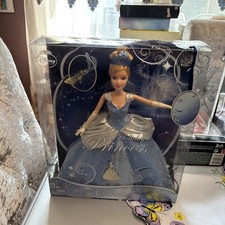 Barbie Holiday Princess Cenerentola bambola 2012 principessa Disney