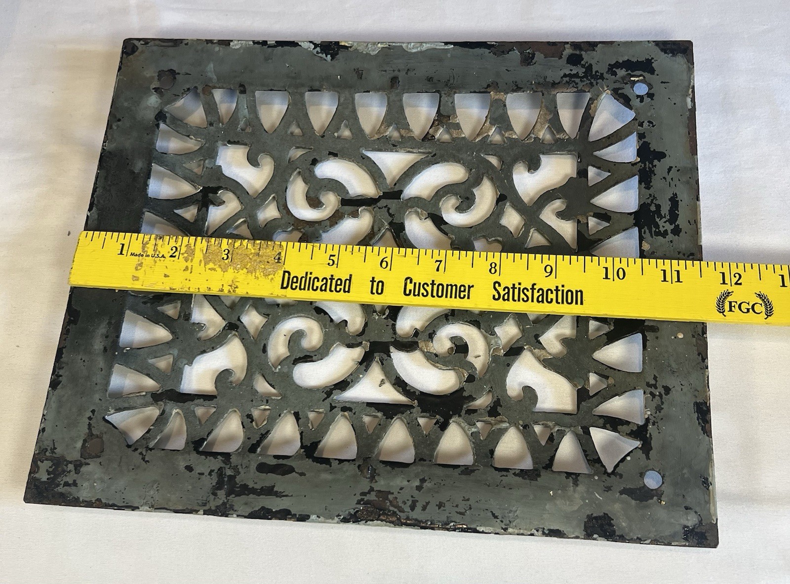 как выглядит Antique Ornate Cast Iron Heat Register Rectangular Vent Wall Mount 9.5x11.5 In. фото
