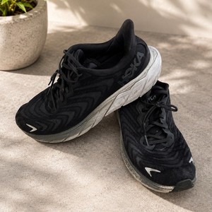 HOKA ONE ONE Arahi 6 Men's Running Shoes Black White Size 11 EU 46 Breathable