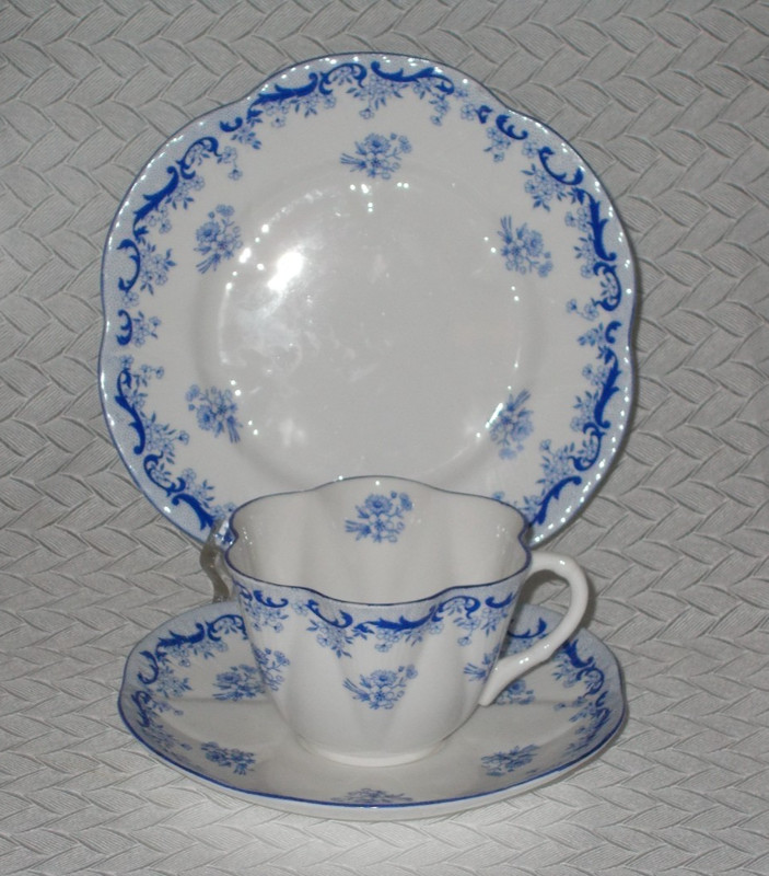Dainty Heavenly Blue Trio