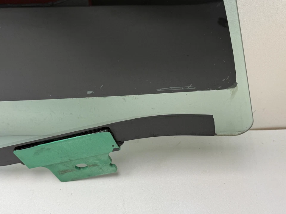 Dodge Charger 2015-2023 puerta delantera derecha pasajero ventana de vidrio PO38 OEM Foto 2 de 4