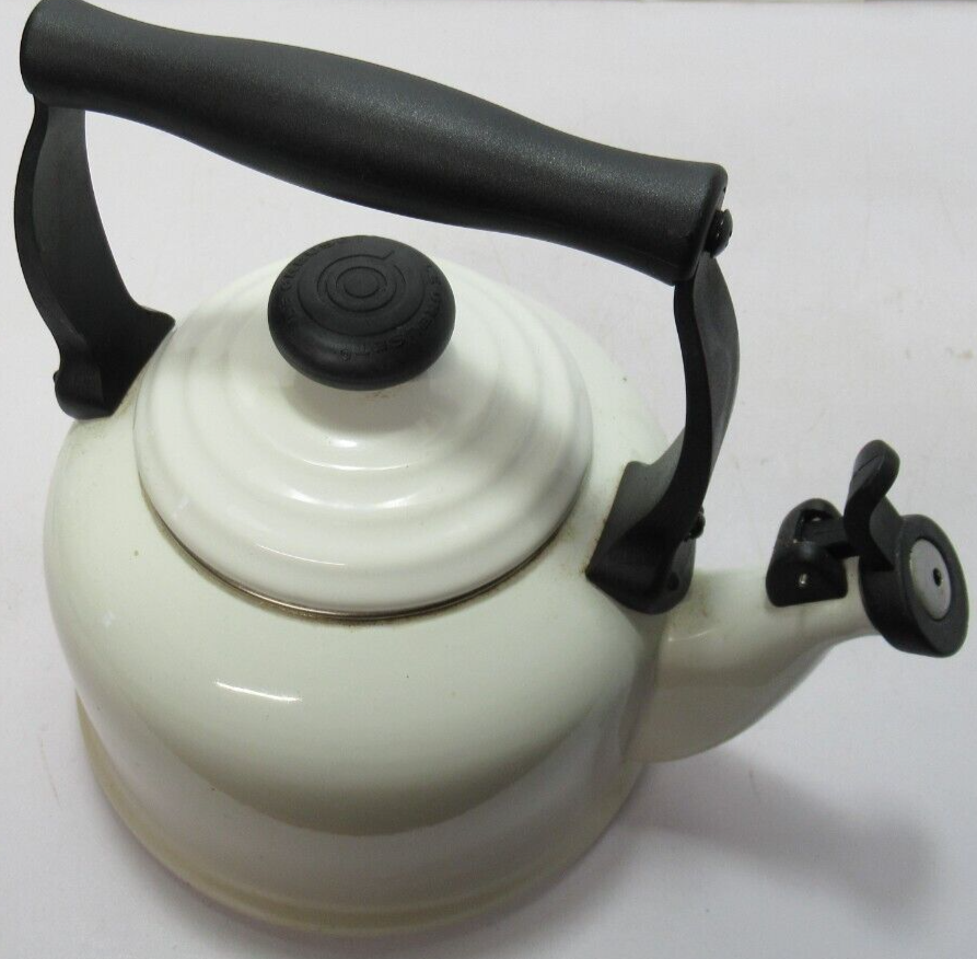 Vintage Le Creuset Traditional White Stove Whistling Kettle 2.1L eBay