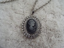 Silvertone Rhinestone Cameo Lady Pendant Necklace B34
