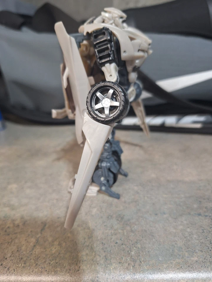 Transformers Dark Of The Moon Deluxe Sideswipe - Image 4 of 4