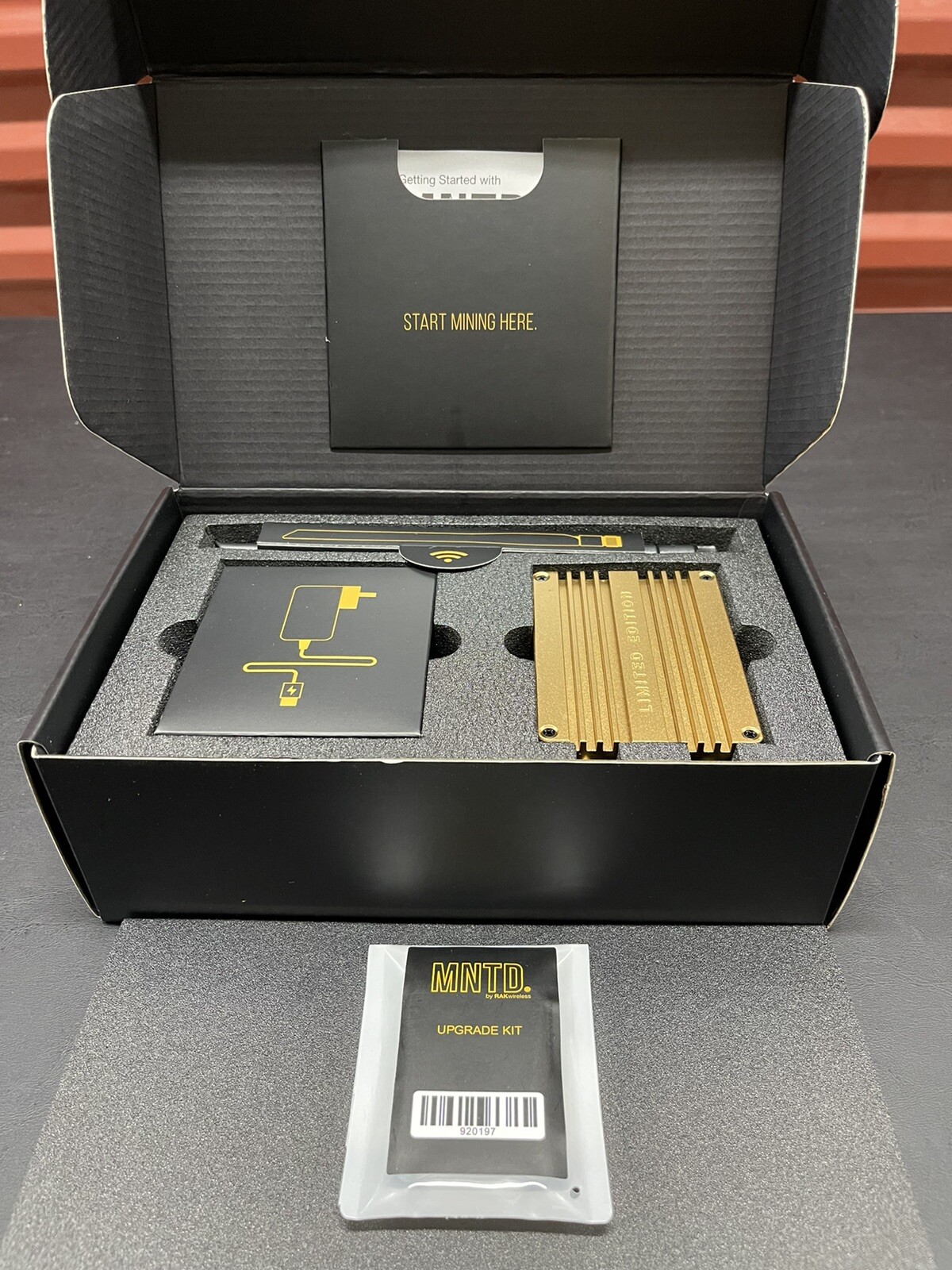 New MNTD. RAK Wireless Goldspot Helium Miner LE (US915) + SD Upgrade Kit