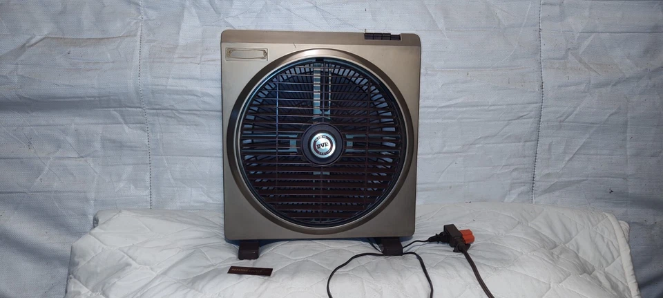 Vintage 3 Speed Portable Fan w/ Rotating Grille 15 1/2 Wide Model No. DA 12B1 - Image 2 of 4