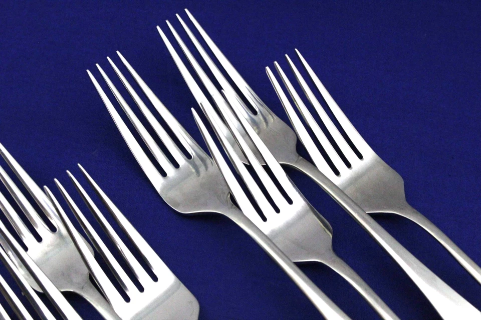 4 HORQUILLAS DE CENA "MEREDITH" GORHAM 18/8 Acero Inoxidable CASI COMO NUEVAS 8-1/8" Foto 3 de 4