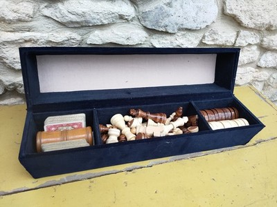 Vintage Figuren Set Holz Schachfiguren Samt Cas altersunsicher 
