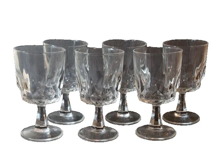 Copas de vino de vidrio Arcoroc