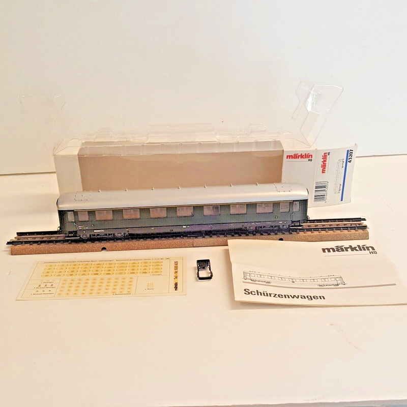 Märklin 43207 Schürzenwagpien First Class green passenger car  The ÖBB New Boxed