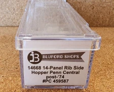 Bluford Shops 14668 N Penn Central Railroad 3 bay rib side Hopper Car 459587