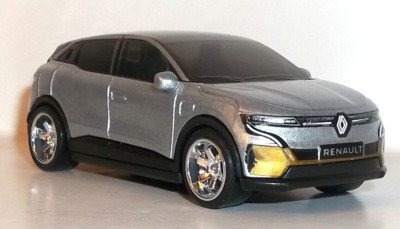 LOOSE 2022 MATCHBOX SILVER 2022 RENAULT MEGANE E-TECH WHEEL SWAP REAL RIDERS