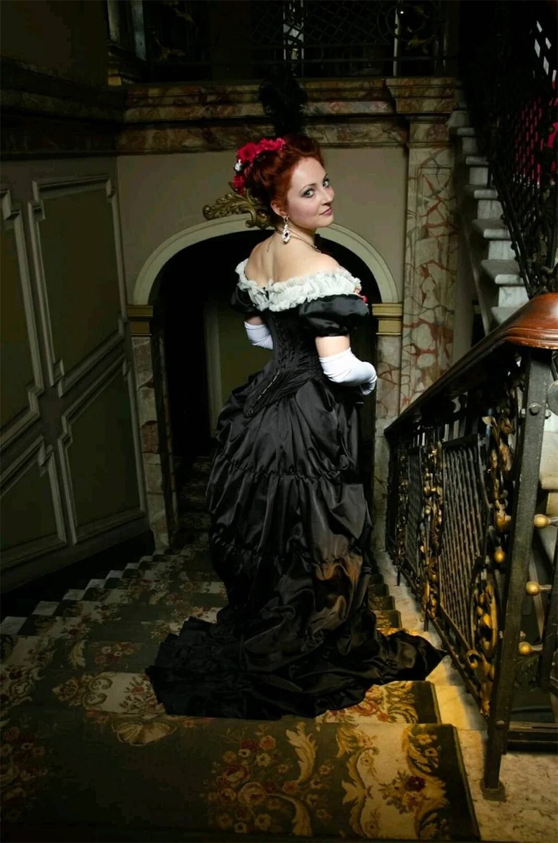 Black Victorian Bustle Dress Gown Vintage Gothic Vampire Bride Corset Ball  Gown | eBay