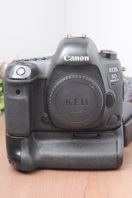 Canon EOS 5D Mark IV 30.4MP Digital SLR Camera w/Grip & CF (Body Only)***READ***