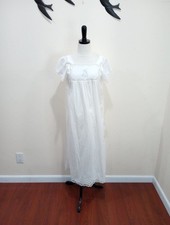 Vintage Barbizon White Embroidered Floral and Lace Nightgown - M