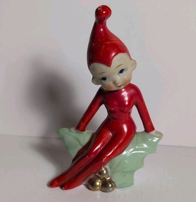 Vtg Pixie Girl Sitting Holly Leaf Gold Berries Christmas Figurine Japan KITSCHY