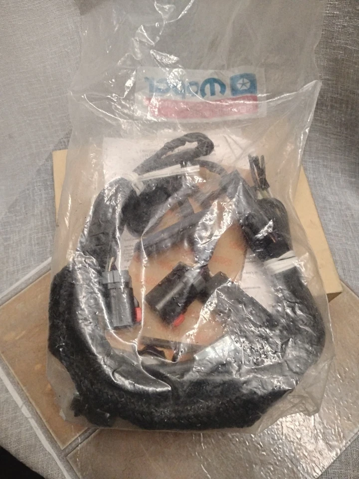 Paquete de remolque Mopar para Dodge Caravan y Plymouth Voyager Foto 2 de 4