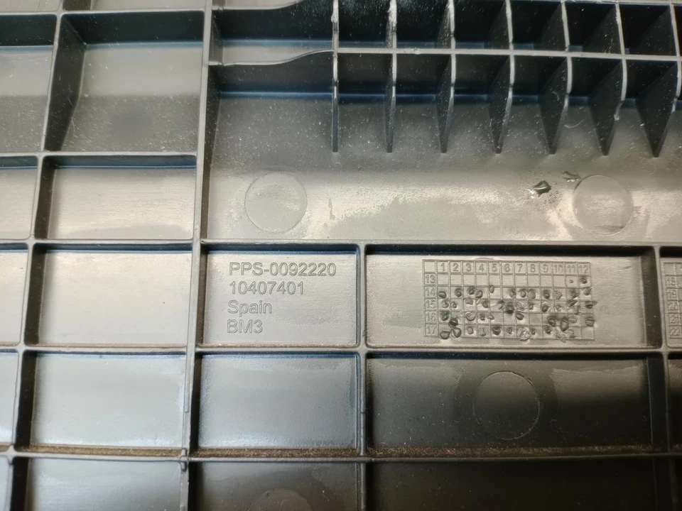 Par de molduras de tarjeta lateral SEAT LEON BOOT TRASERO FAMILIAR 5F9867427B MK3 5F 2012-2018 Foto 3 de 4