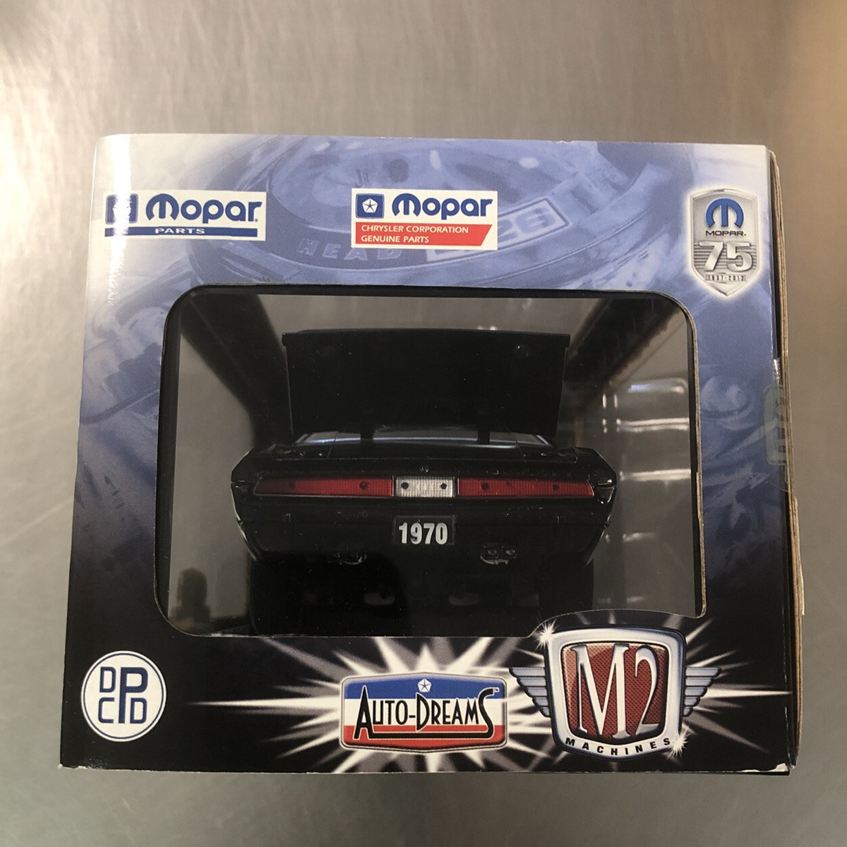 M2 MACHINES MOPAR 75th ANNIVERSARY 1970 DODGE CHALLENGER R/T