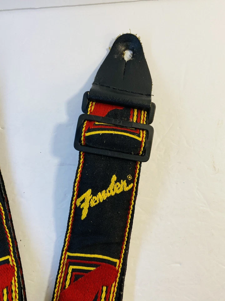 "Correa de guitarra Fender 2" con monograma, negra, roja, amarilla 48"" de longitud" Foto 4 de 4