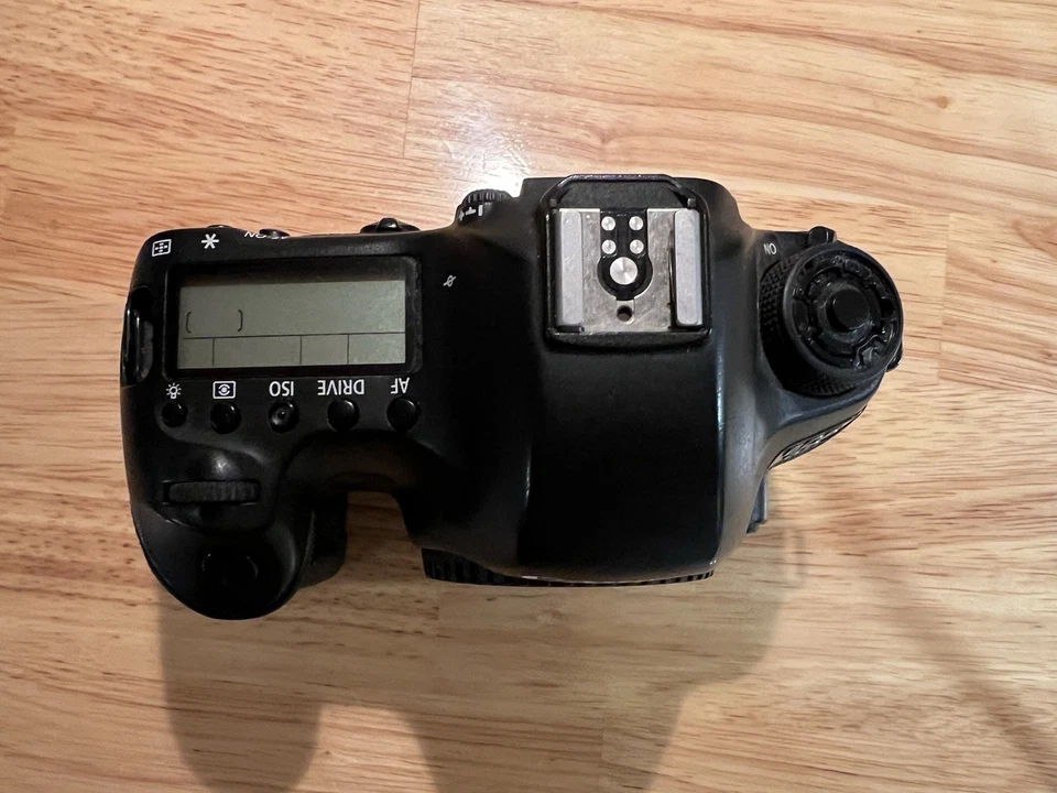 Cámara digital Canon EOS 6D 20,2 MP SLR - negra (solo cuerpo), 8035B002 - Imagen 2 de 3