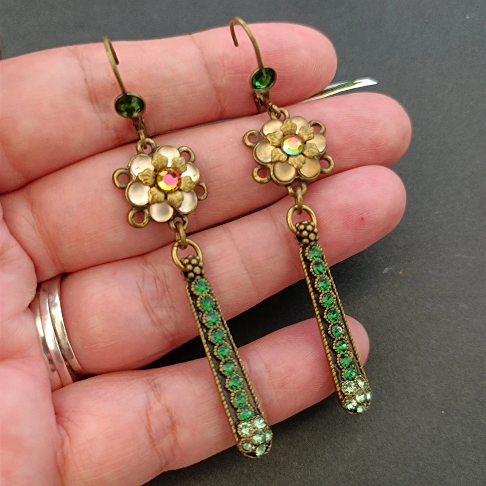 Pendientes Michal Negrin Verde Art Nouveau Renacimiento Boho Chic Floral Gota Romántica Foto 3 de 4