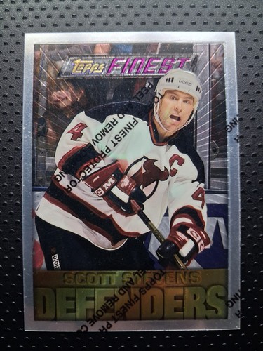 1995 Topps Finest Scott Stevens [Refractor] #152 card