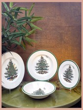 Set of 4 graduated Spode and Cuthbertson Stoneware Christmas Tree dinnerware