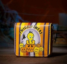 Looney Tunes Tweety Bird Twick or Treat Zip Around Wallet Halloween     