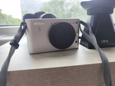 Nikon 1 J1 Mirrorless Digital Camera 10.1MP White Body With Accessories