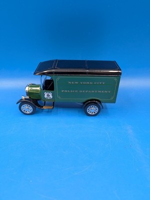 MATCHBOX COLLECTIBLES 1926 FORD TT VAN NEW YORK CITY POLICE DEPARTMENT DYM38024