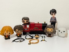 Harry Potter Collection Lot - Various Items - 12 items - Figures - Jewelry - etc