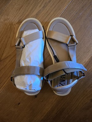Sommer SANDALEN/ Satin Affect von ZARA