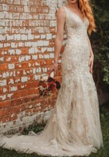 Wedding Dress Size 4 Ivory Lace Pre Owned