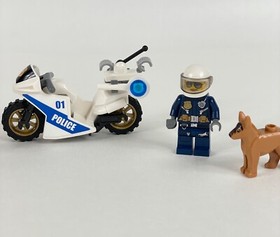 LEGO City: 60139 Mobile Command Center - 100% Complete