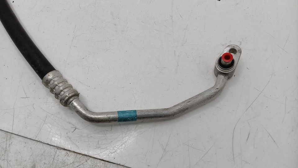 Línea de manguera de descarga de aire acondicionado 2018 19 Kia Rio Foto 2 de 4