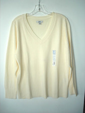 NWT Croft  Barrow Extra Soft Vneck Sweater Ivory Color Long Sleeve Size L