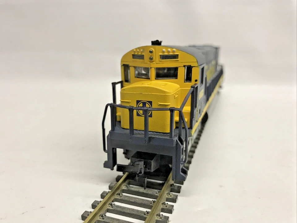 HO Model Power Alco C628 Santa Fe 6682 Powered In Box Tested Runs Great - Image 3 of 4