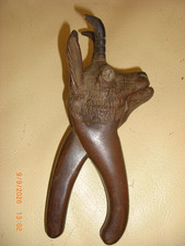TRES RARE CHAMOIS  CASSE NOISETTE FORET NOIRE SUISSE TIROL BOIS SCULPTE XIXè