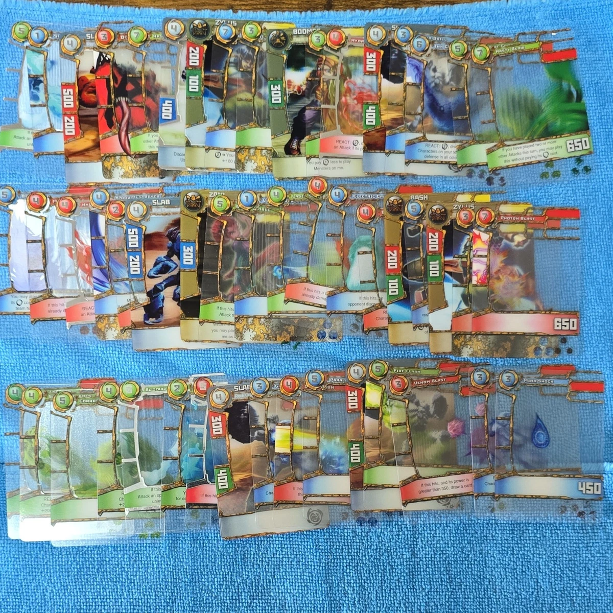 lot 22 cartes REDAKAI Spin Master + Boitier rangement