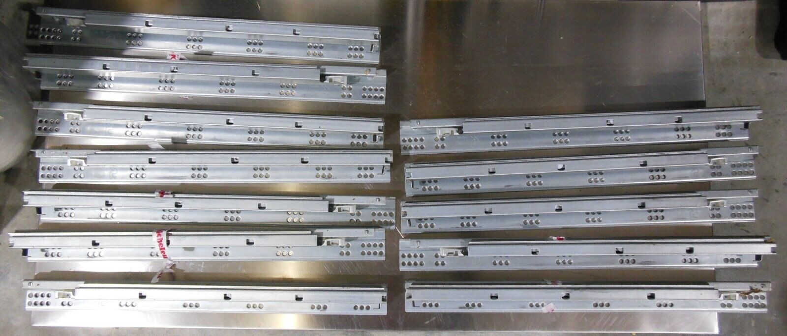 Richelieu 815533 Concealed Undermount Slides W/ Soft Close 21" (12 PACK)
